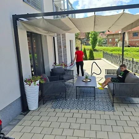 Laura * Gornji Vakuf-Uskoplje